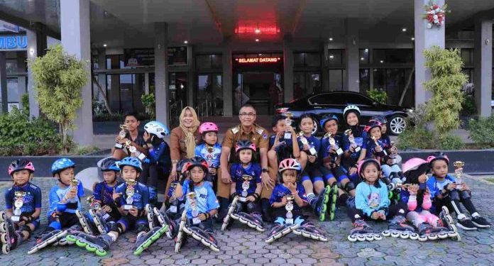 Rida Apresiasi Dan Terus Semangati Atlet Sepatu Roda Kota Payakumbuh