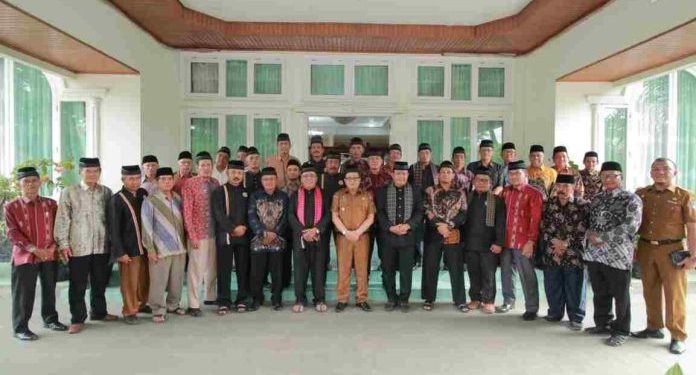 Tingkatkan Sinergitas Dengan Pemangku Adat, Pj Wako Jasman Gelar Silaturahmi Bersama KAN 10 Nagari