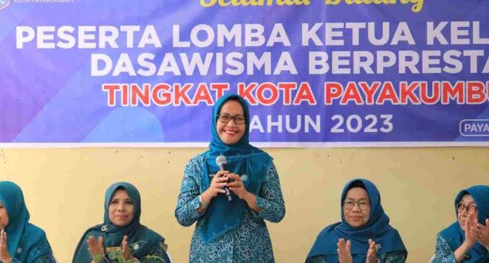 Ketua TP-PKK Kota Payakumbuh Ny Lasta Jasman Buka Lomba Ketua Kelompok Dasawisma Berprestasi 2023