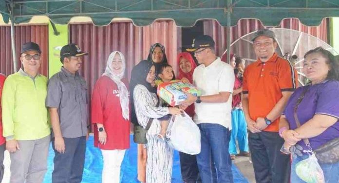 Hari Kedua, Rida Ananda Kembali Berikan Bantuan Bagi Korban Kebakaran
