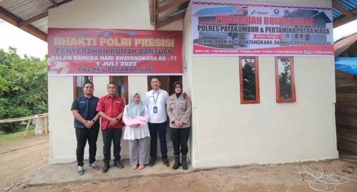 Rehap RTLH, Rida Ananda Bersama Kapolres Dan Pertamina Serahkan Kunci Rumah Baru