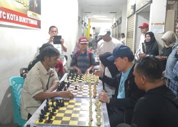 Liga Catur Mingguan Percasi Bukittinggi Disambangi Pengurus KONI Pusat Erizal Chaniago