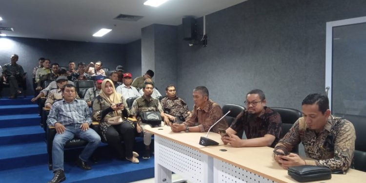 Diskusi Duo Kominfo, Pekanbaru dan Bukittinggi beserta 54 Insan Pers Kota Jam Gadang