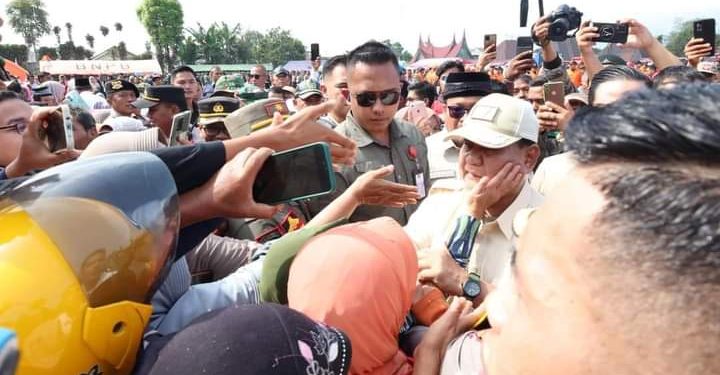 Misi Kemanusiaan Dan Konsolidasi Politik, Capres Prabowo Sambangi Keluarga Korban Erupsi Marapi