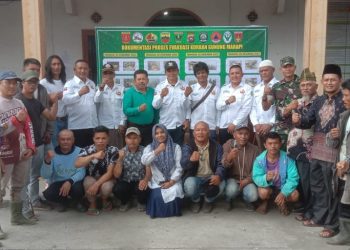 Dua Pekan Berselang Pasca Erupsi Marapi, IKM dan LAMR Salurkan Bantuan ke Keluarga Korban