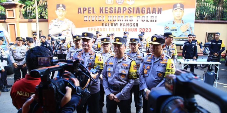 Kadiv Humas Polri Pimpin Apel Kesiapsiagaan untuk Pengamanan Nataru: Instruksi dan Kesiapan Terkini