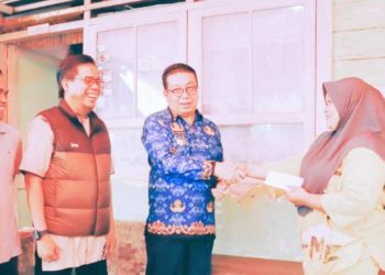 Bersama Baznas, Pj Wako Payakumbuh Jasman Berikan Bantuan Untuk Korban Kebakaran