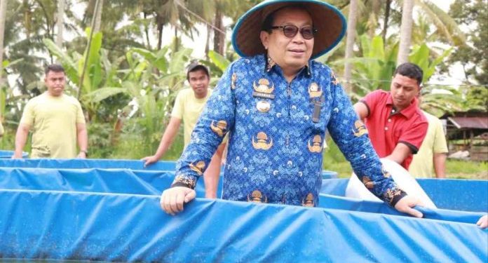 Pj Wako Payakumbuh Jasman Beri Bantuan 20 Ribu Bibit Ikan Lele Pokdakan Lubuak Basamo