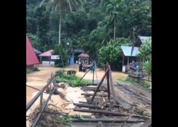 Hujan Semalaman Mengakibatkan Meluapnya Air Batang Harau, Akses Jalan Putus, Puluhan Rumah Terendam