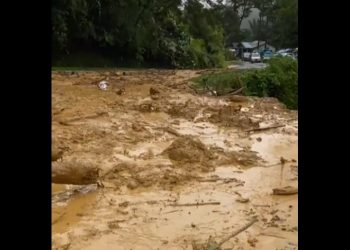 Longsor di Kelok 17, Pangkalan Koto Baru, 50 Kota Memutus Akses Jalan Sumbar – Riau, Akses Jalan di Alihkan Kesini