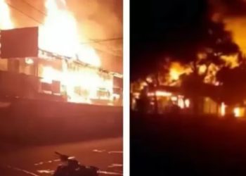 Geger dan Memanas Ricuh di Jayapura: Belasan Ruko Dibakar, Massa Pengantar Jenazah Lukas Enembe