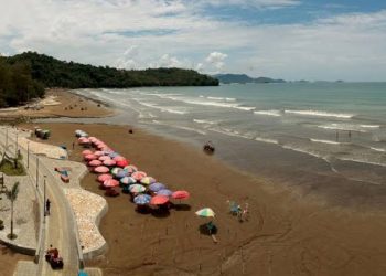 Warga Tanah Datar Ambil Alih Penanganan Jalan Berlubang Secara Swadaya