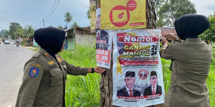 Satpol-PP Payakumbuh Gencar Tertibkan APK dan Spanduk Kampanye di Lokasi Terlarang