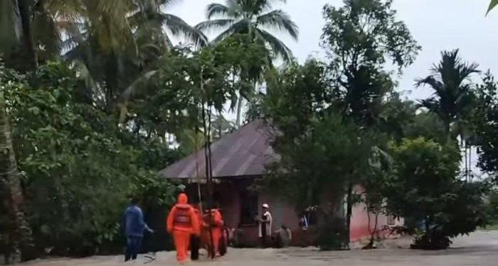 Banjir di Nagari Cupak Solok: Hujan Deras Rendam Rumah Warga dan Sebabkan Kemacetan