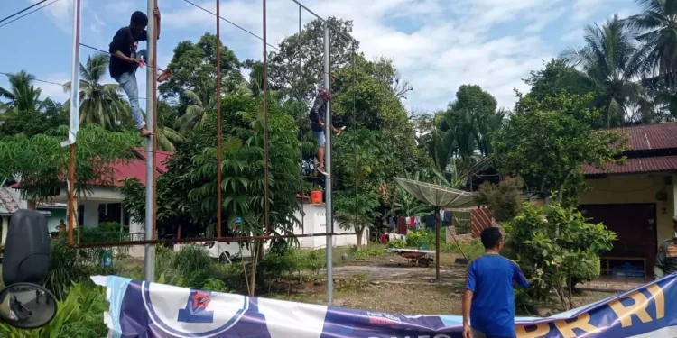 Tiga Pohon Tumbang di Padang Akibat Hujan Deras dan Angin Kencang