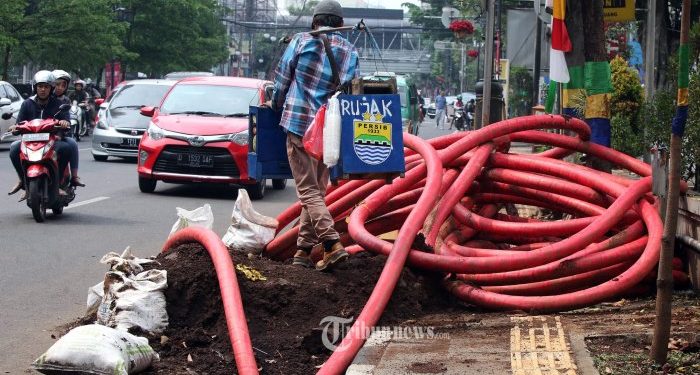 Peran Penting Pers dalam Pembangunan Sumatera Barat: Evaluasi Gubernur Mahyeldi