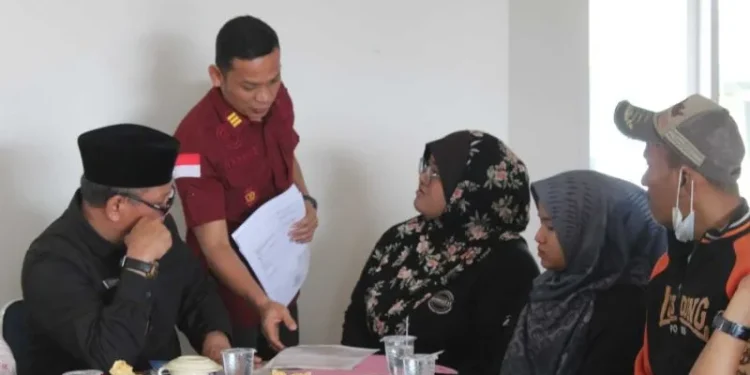 Gubernur Sumbar Berdialog dengan Mahasiswa Setelah Aksi Demonstrasi, Menyampaikan Capaian Kinerja dan Rencana Pembangunan