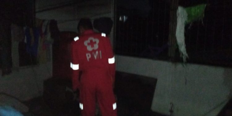 Kebakaran Rumah di Bukittinggi PMI Tanggap Cepat