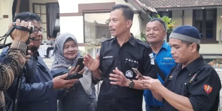 Polisi Amankan Oknum Guru Diduga Cabuli Murid di Bukittinggi