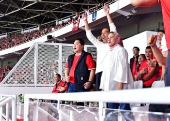 Presiden Joko Widodo Beserta Ibu Iriana Saksikan Kemenangan 1-0 Timnas Indonesia atas Vietnam