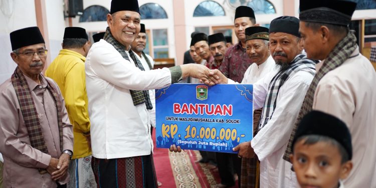 Tim Safari Ramadhan Pemkab Solok Kunjungi Masjid Raya Sumani