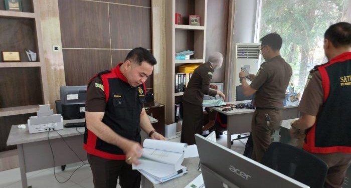 Kejati Sumbar Geledah Kantor Gubernur: Tersangka Korupsi Dinas Pendidikan Segera Ditentukan