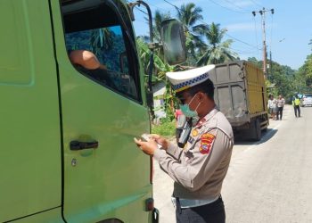 Polisi Tangkap Pencuri Handphone di Pasaman Barat, Tersangka Tertangkap di Rumahnya