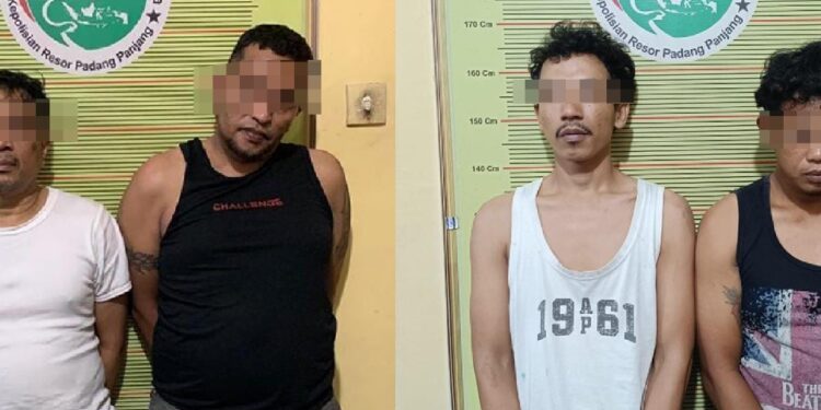 Jalan Padang-Painan Terputus Akibat Longsor, Sejumlah Pengendara Terjebak di Lokasi
