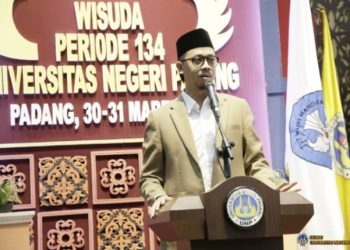 Orasi Ilmiah Erman Safar Semarakkan Wisuda ke-134 UNP