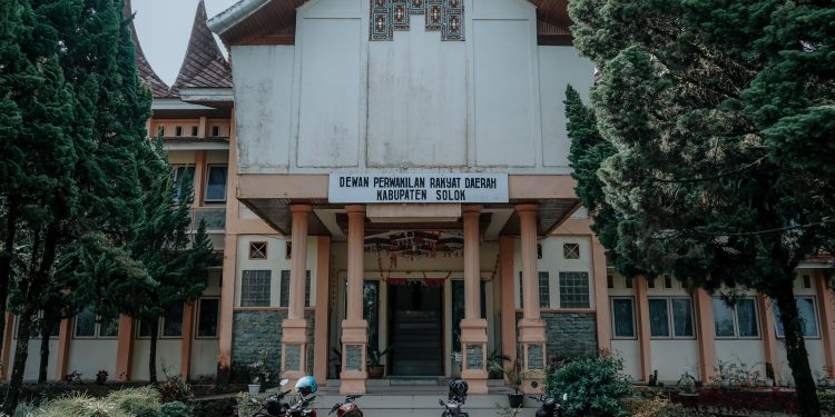 Klarifikasi Video Ketua DPRD, Jubir Pemkab Solok: Tak Ada Hubungannya Senjata Tajam dengan Interpelasi