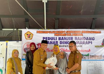 Wawako Bukittinggi dan Istri Mendampingi Bundo Kanduang DKI Mengantarkan Bantuan ke Bukik Batabuah