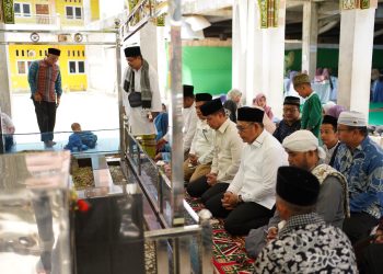 Sumbang Rp15 Juta, Bupati Solok Ziarahi Makam Pondok Pesantren Nurul Yaqin di Padang Pariaman