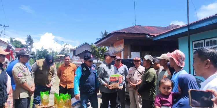 Sekda Medison Tinjau Lokasi Longsor di Lembang Jaya