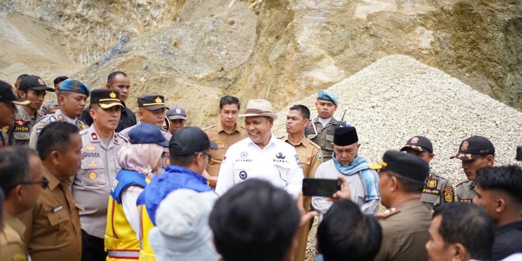 Pemkab Solok Tutup Tambang Galian C di Air Dingin