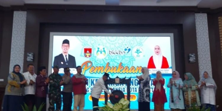 Wali Kota Bukittinggi Dorong Sekolah Keluarga untuk Meningkatkan Kesejahteraan Masyarakat