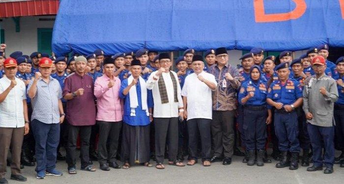Longsor di Sitinjau Lauik Padang Menyebabkan Kemacetan Parah