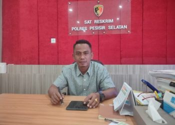 Longsor di Sitinjau Lauik Padang Menyebabkan Kemacetan Parah