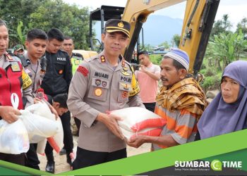 Polisi di Solok Lakukan Baksos dan Pembagian Makanan