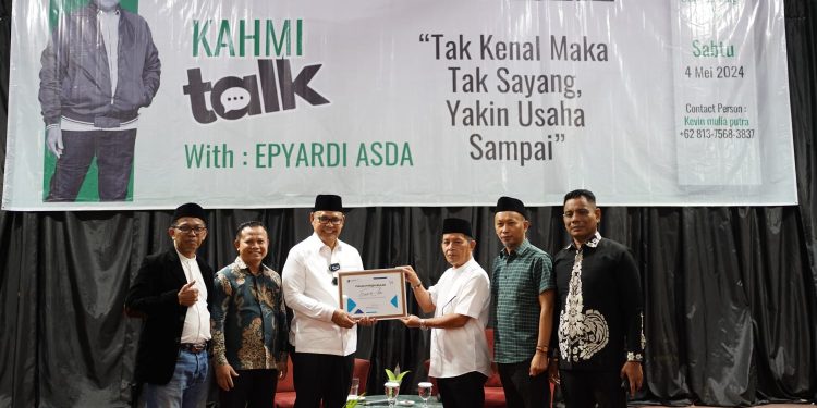 KAHMI Sumbar Nobatkan Epyardi Asda Sebagai Sahabat