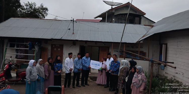 Penyerahan Santunan Jaminan Kematian Pekerja Rentan Kota Bukittinggi