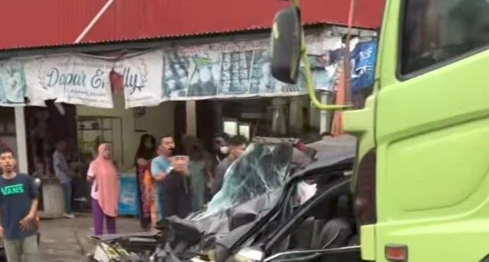 Ferizal Ridwan-Dedi Henidal Serahkan Dukungan Independen ke KPU Limapuluh Kota