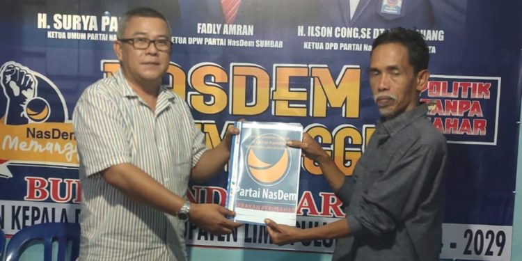 Riko Febrianto Serahkan Berkas Pencalonan ke Nasdem: Siap Bersaing di Pilkada Lima Puluh Kota