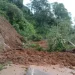 Jalan Padang-Bukittinggi Melalui Malalak Terhalang Longsor Akibat Hujan Lebat