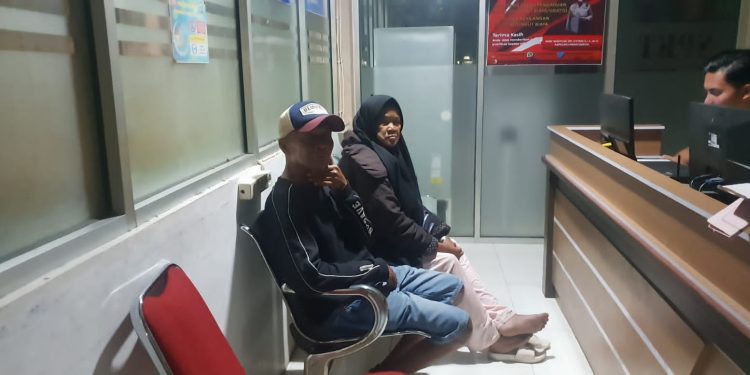 Gara-gara Kaki Itiak Jao nya Patah, Seorang Pria Tega Menendang Wanita Renta Hingga Nyaris Pingsan