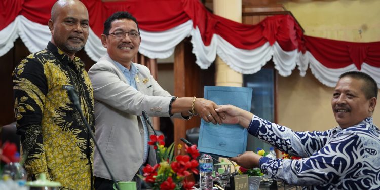 DPRD Sikapi Nota Pengantar Bupati Solok Tentang Pertanggungjawaban Pelaksanaan APBD Tahun Anggaran 2023