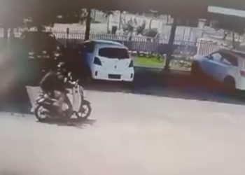 Pencurian Helm di PDAM Kota Payakumbuh Terekam CCTV