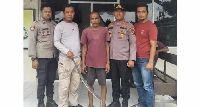 Pencurian Helm di PDAM Kota Payakumbuh Terekam CCTV