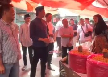 Dampak Akses Jalan Macet ke Kota Bukittinggi, Erman Safar Kunjungi Pedagang UMKM