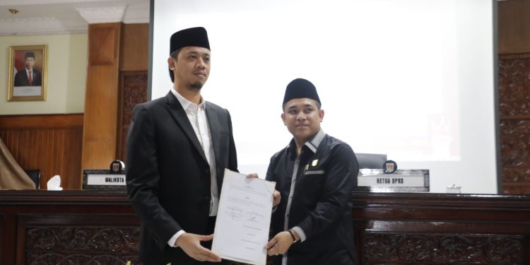 DPRD Bukittinggi Lakukan Rapat Paripurna Penandatanganan Nota Persetujuan Dua Hal
