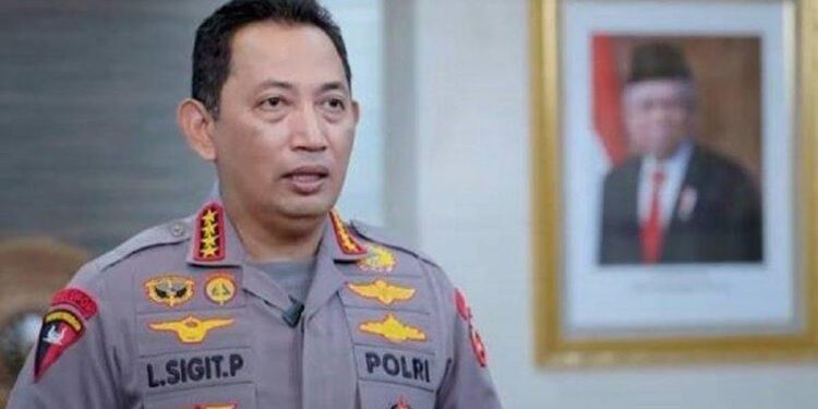 Viral Penampakan ‘Pocong’ di Mobil Pick Up, Ternyata Ini Yang Sebenarnya